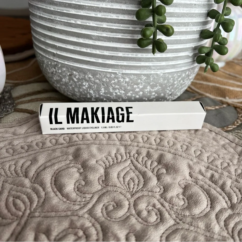 IL MAKIAGE Black Card Liquid Eyeliner Ultra-Black Waterproof Liner NIB Full Size
